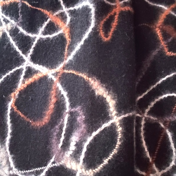 COAT W/ ABSTRACT PATTERN - Picture 3 of 4